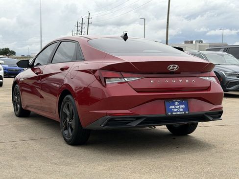 Used 2023 Hyundai Elantra SEL w/ Cargo Package FWD image 7