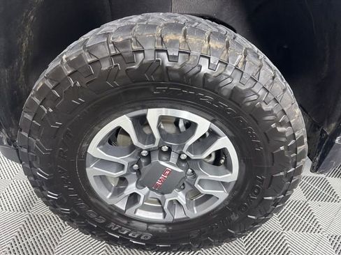 Used 2024 GMC Sierra 2500 SLE w/ SLE Convenience Package image 7