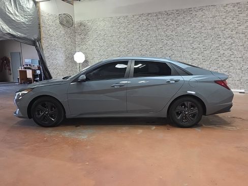 Used 2021 Hyundai Elantra SEL FWD image 4