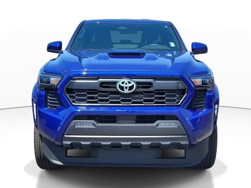 Used 2025 Toyota Tacoma TRD Sport image 2