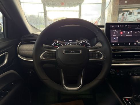 Used 2024 Jeep Compass Latitude AWD/4WD image 35