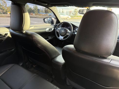 Used 2013 Lexus CT 200h image 16