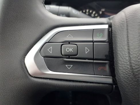 Used 2024 Jeep Compass Latitude AWD/4WD image 19