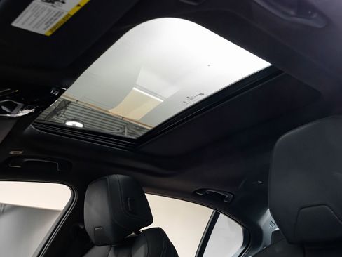 Used 2024 BMW 530i xDrive image 5