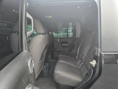 Used 2023 Jeep Gladiator Sport AWD/4WD image 18