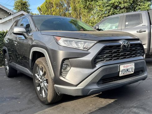 Used 2021 Toyota RAV4 XLE Premium FWD image 2