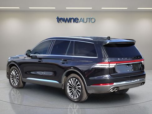 Used 2024 Lincoln Aviator AWD w/ Premium Package image 7