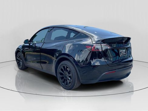 Used 2023 Tesla Model Y Long Range AWD/4WD image 5