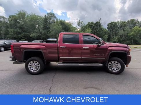 Used 2018 GMC Sierra 2500 Denali w/ Duramax Plus Package AWD/4WD image 5