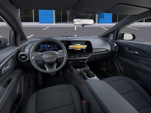 New 2026 Chevrolet Equinox EV LT image 15