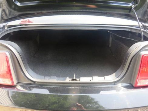 Used 2006 Ford Mustang GT RWD image 17