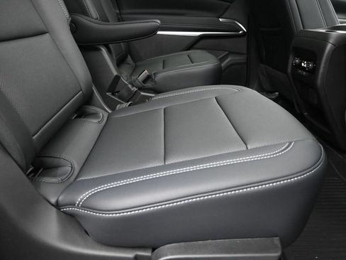 New 2026 Chevrolet Traverse LT w/ Sun and Wheel Package FWD image 22