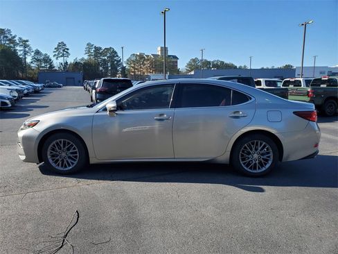 Used 2018 Lexus ES 350 w/ Premier Package image 9