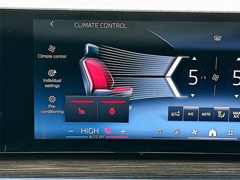 Certified 2024 BMW X7 xDrive40i w/ Premium Package image 21