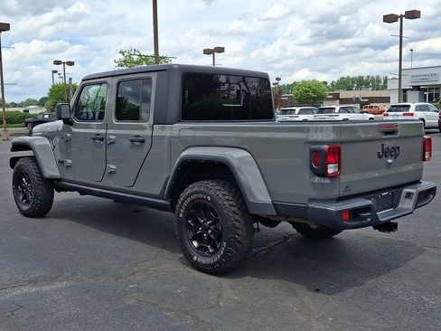 Used 2022 Jeep Gladiator Sport AWD/4WD image 6