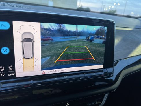 Certified 2025 Volkswagen Atlas SE w/ Panoramic Sunroof Package image 22