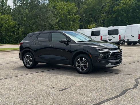 Certified 2024 Chevrolet Blazer LT w/ Convenience Package FWD image 2