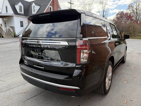 Used 2024 Chevrolet Suburban High Country image 4