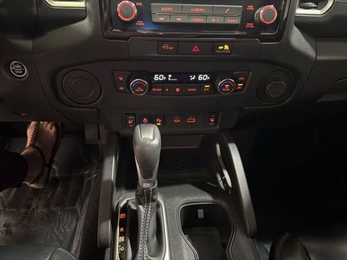 Used 2024 Nissan Frontier SL w/ Technology Package RWD image 19