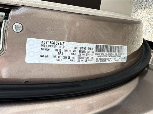 Used 2017 Chrysler Pacifica Touring-L w/ Tire & Wheel Group image 5