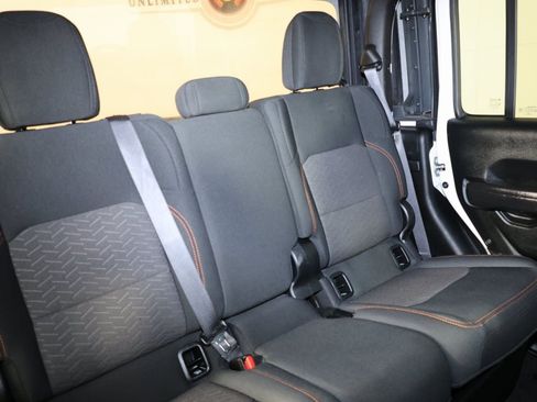 Used 2021 Jeep Gladiator Mojave image 28
