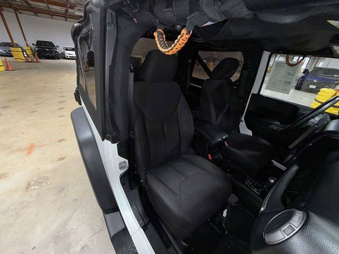 Used 2014 Jeep Wrangler Sport image 15