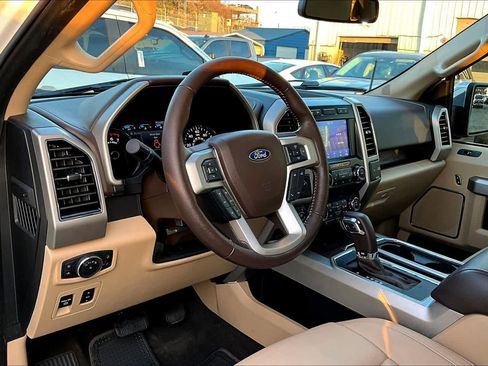 Used 2020 Ford F150 Lariat image 17