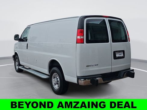 Used 2024 Chevrolet Express 2500 w/ Driver Convenience Package RWD image 5
