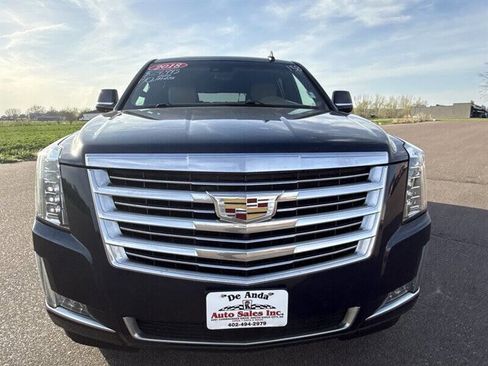 Used 2018 Cadillac Escalade ESV Platinum AWD/4WD image 12