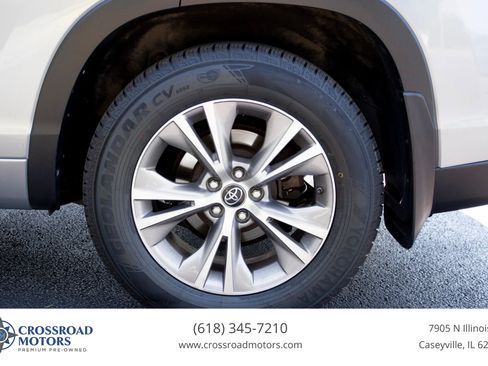 Used 2016 Toyota Highlander Plus AWD/4WD image 9