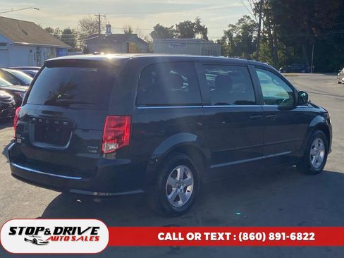 Used 2012 Dodge Grand Caravan Crew image 5