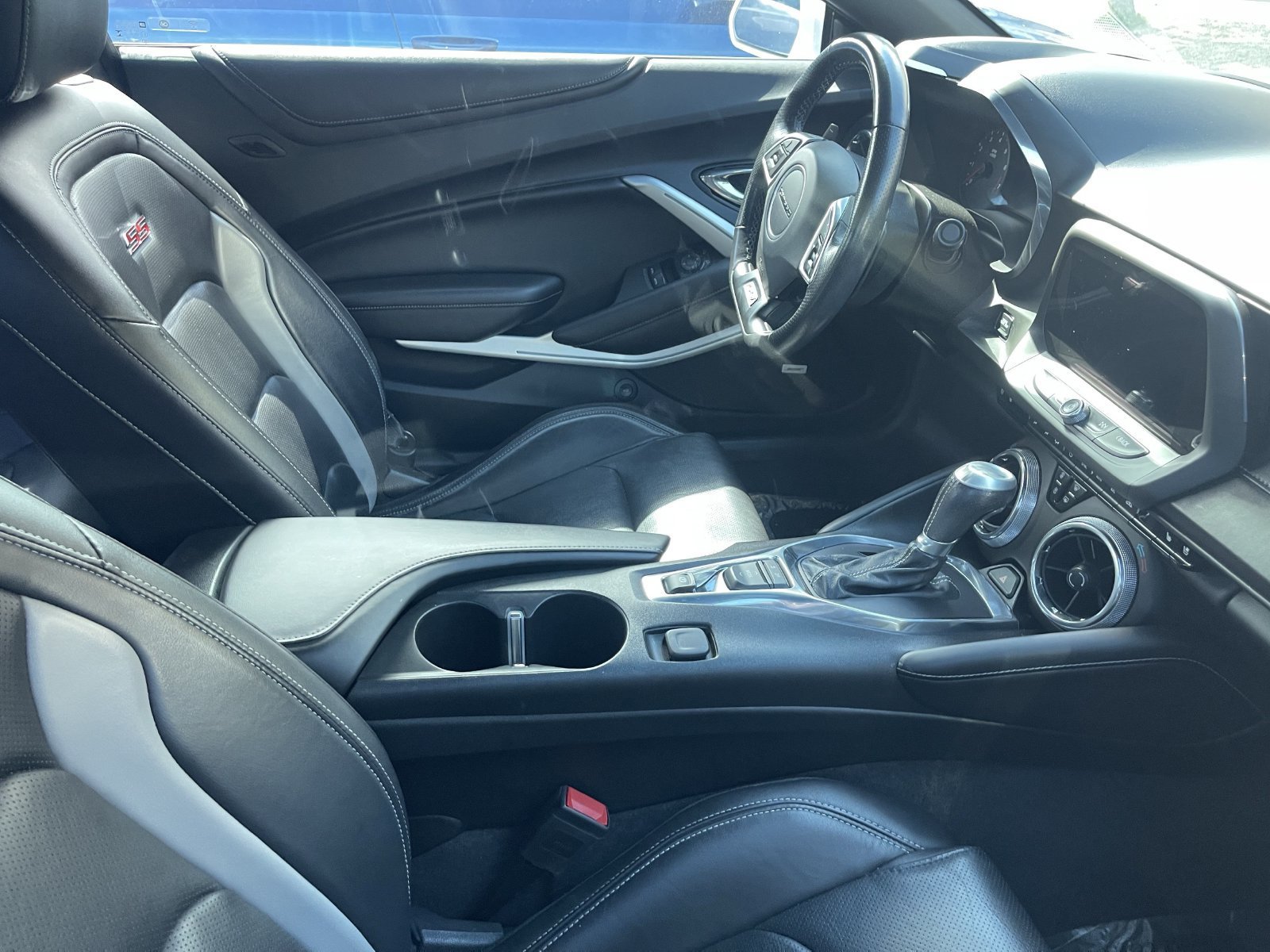 Used 2019 Chevrolet Camaro SS RWD image 6