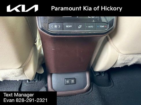 Used 2020 Toyota Highlander XLE FWD image 16