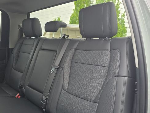 Used 2024 Toyota Tundra Limited AWD/4WD image 17