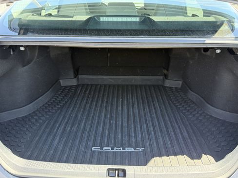 Used 2022 Toyota Camry SE image 25