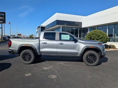 New 2026 GMC Canyon Elevation w/ Convenience Package image 3