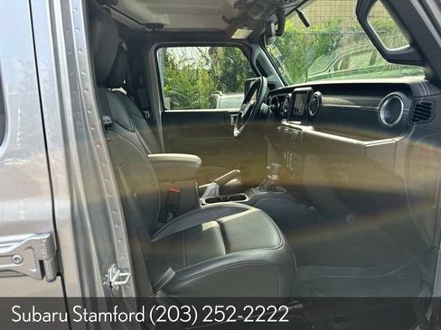 Used 2020 Jeep Gladiator Overland AWD/4WD image 25
