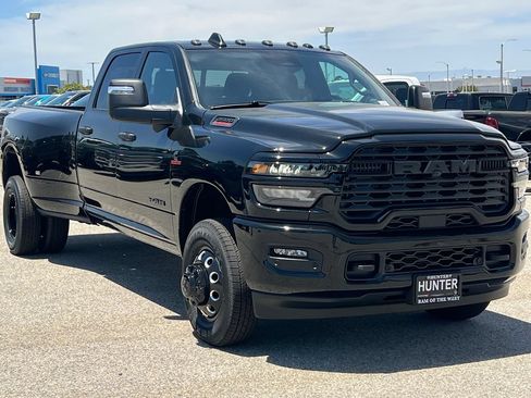 New 2026 RAM 3500 Big Horn AWD/4WD image 11