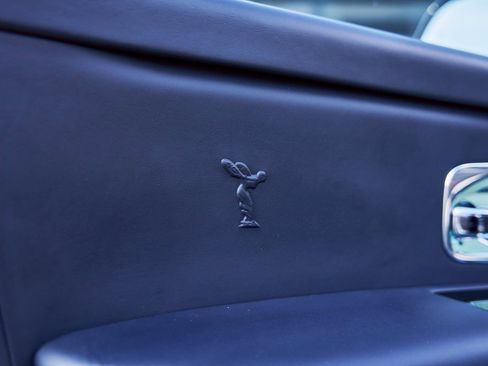 Used 2022 Rolls-Royce Cullinan w/ Cullinan Package image 36