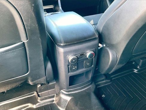 Used 2020 Ford Explorer XLT image 10