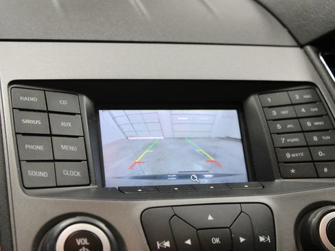 Used 2018 Ford Taurus SE image 27