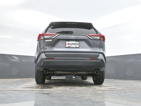Used 2021 Toyota RAV4 XLE FWD image 34