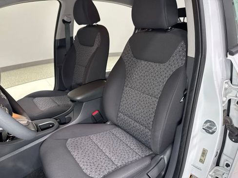 Used 2018 Hyundai Ioniq Blue FWD image 13