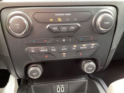 Used 2019 Ford Ranger XLT w/ Equipment Group 302A Luxury AWD/4WD image 18
