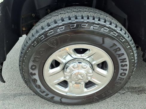 Used 2022 RAM 2500 Tradesman w/ Chrome Appearance Group AWD/4WD image 31