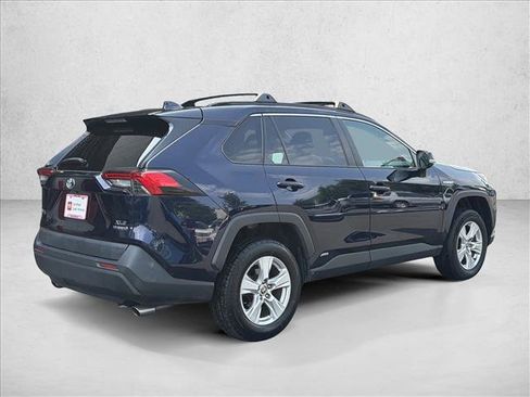 Used 2021 Toyota RAV4 XLE w/ Convenience Package AWD/4WD image 5