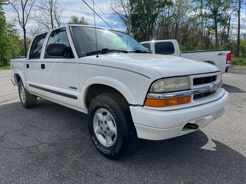 Used 2004 Chevrolet S10 Pickup LS AWD/4WD image 5