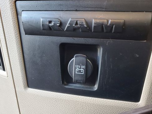 Used 2018 RAM 3500 SLT w/ Luxury Group image 28