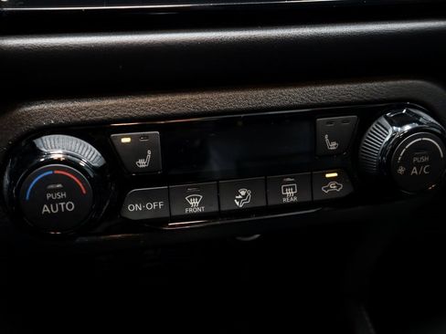 Certified 2023 Nissan Kicks SR w/ SR Premium Package image 35