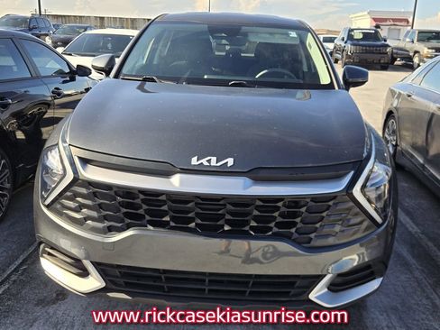 Used 2023 Kia Sportage LX FWD image 3